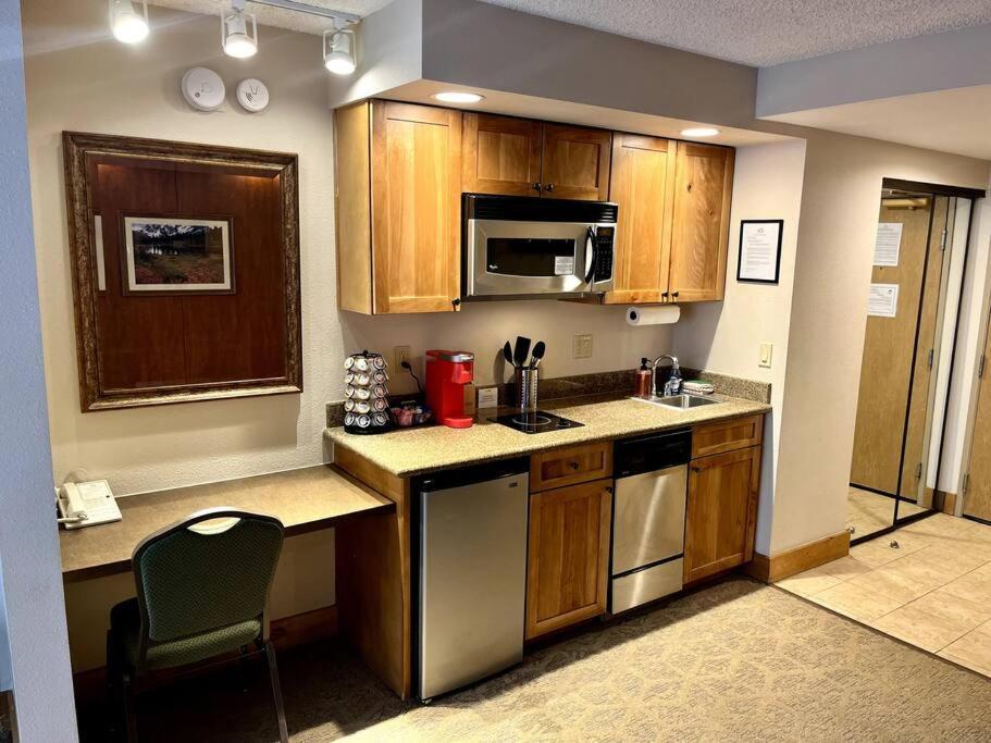 Mt Cb Mountain Side With King Bed, Hot Tub, Pool & Kitchen! Apartment Crested Butte Exterior photo