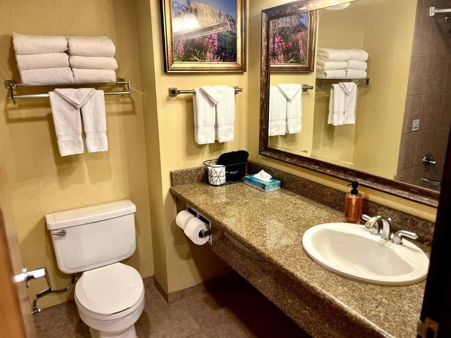 Mt Cb Mountain Side With King Bed, Hot Tub, Pool & Kitchen! Apartment Crested Butte Exterior photo