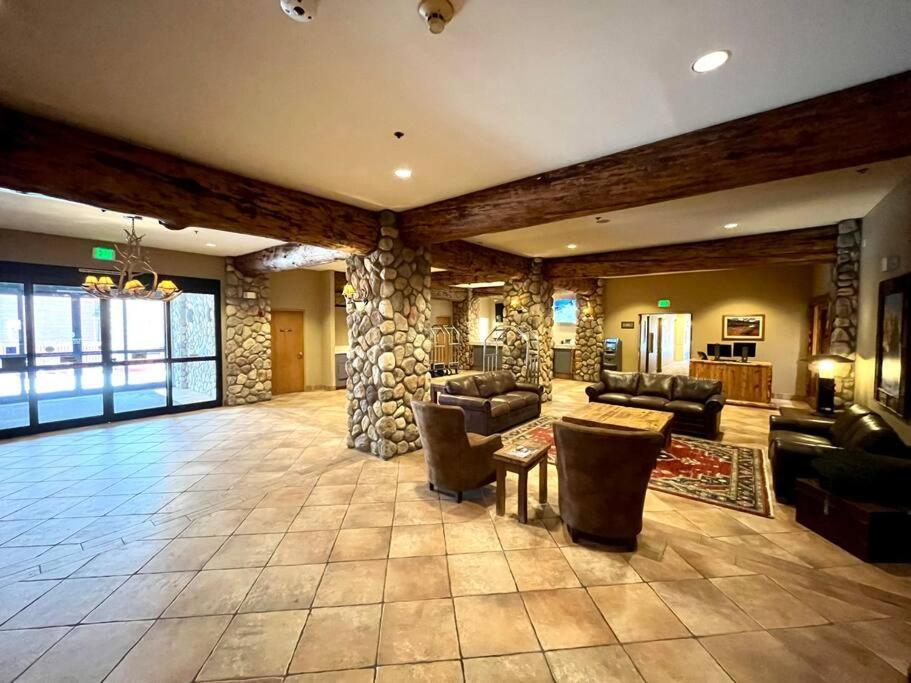 Mt Cb Mountain Side With King Bed, Hot Tub, Pool & Kitchen! Apartment Crested Butte Exterior photo
